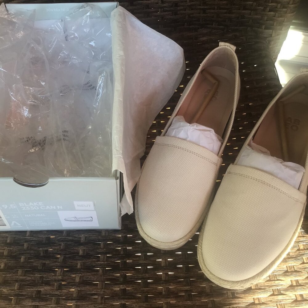 ABEO Blake Women's Canvas Slip-on - Picture 5 of 6